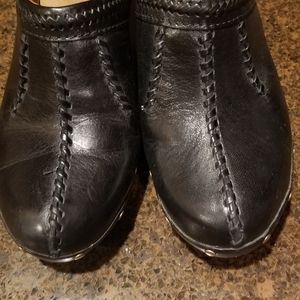 Clarks Artisan Black Leather Clogs 6M